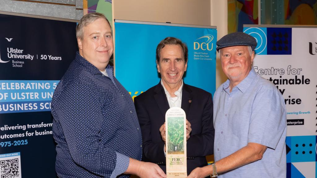 Justin B. Craig recibe premio FERC 